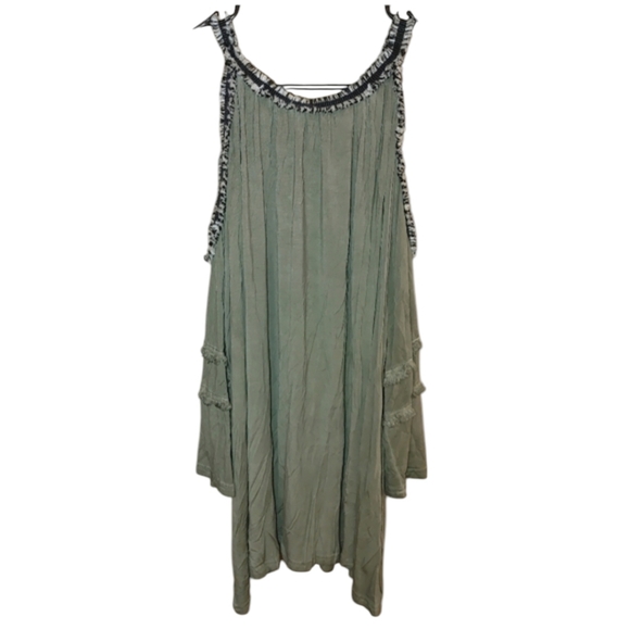 POL Tops - POL Flowy Green Cold Shoulder Top With 3/4 Sleeve. Size S Fits S-L